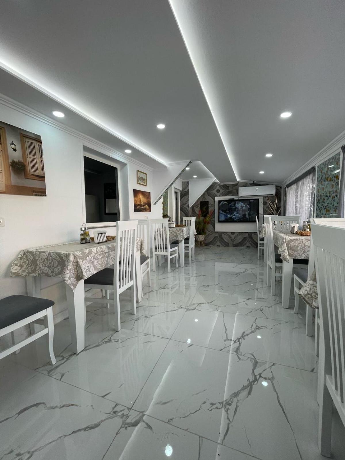 Vila Katalea Gjirokastër Extérieur photo